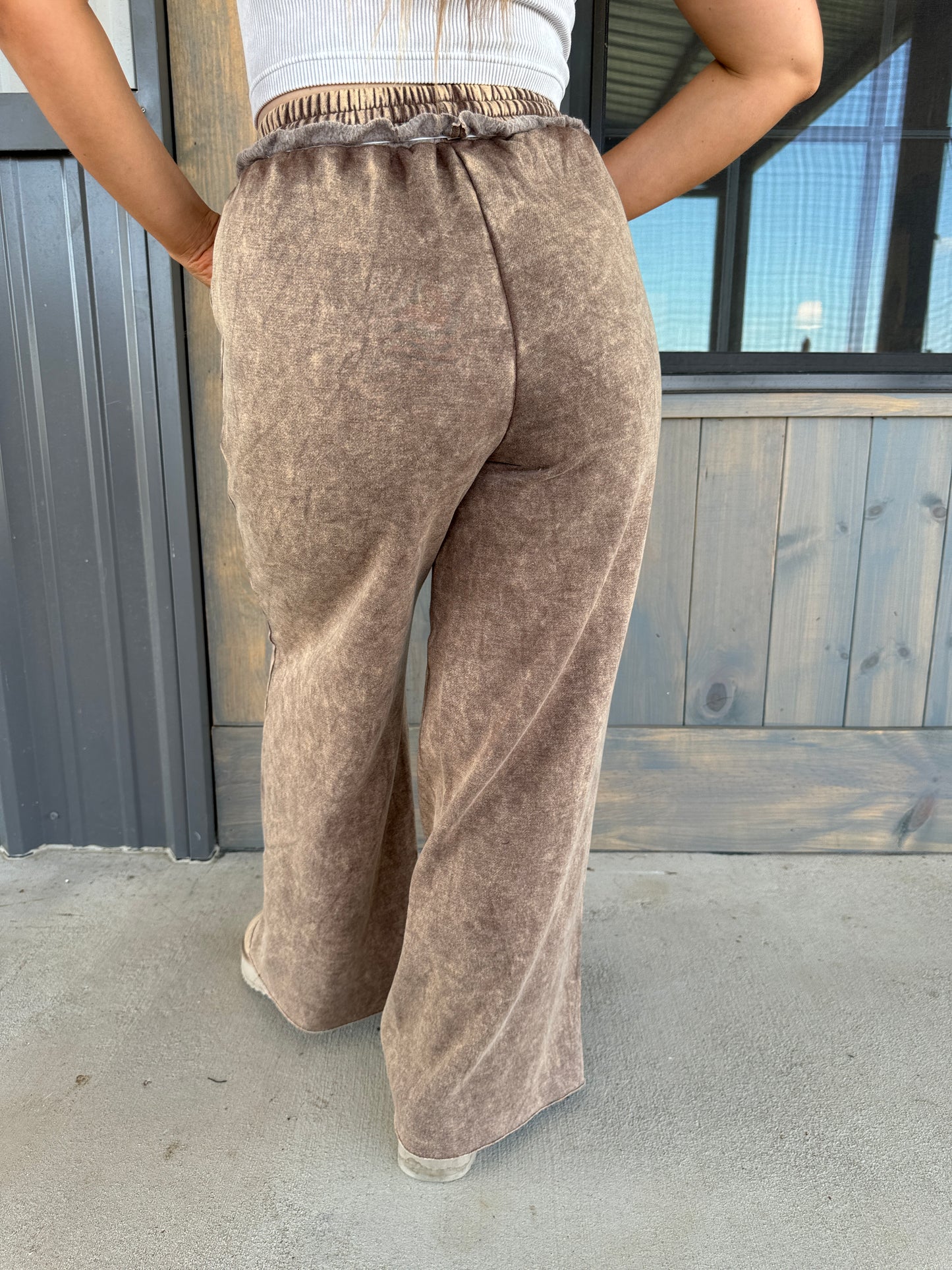 Elliot Acid Wash Palazzo Sweatpants with pockets - Multiple Colors - The Pretty Peach