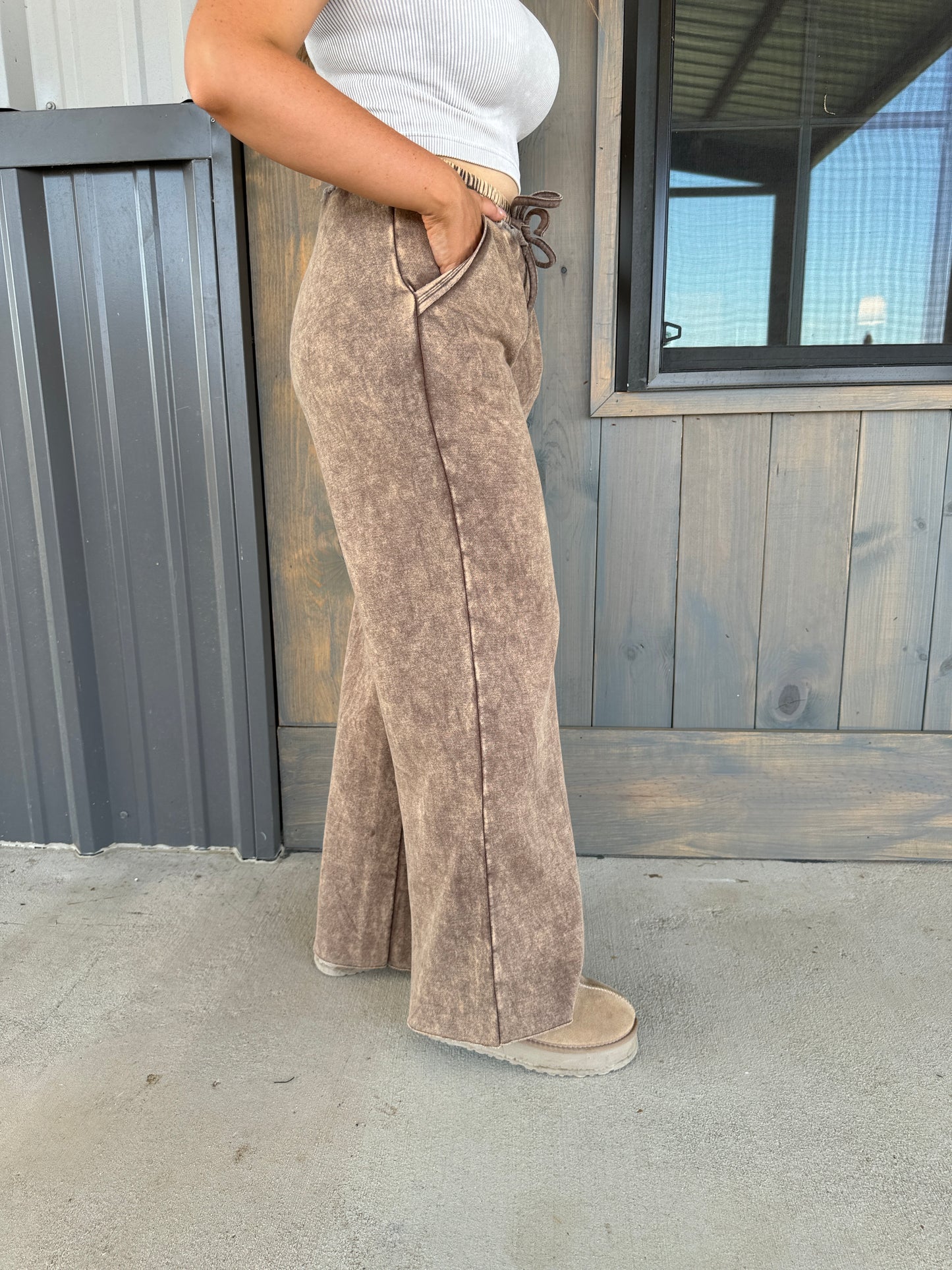 Elliot Acid Wash Palazzo Sweatpants with pockets - Multiple Colors - The Pretty Peach