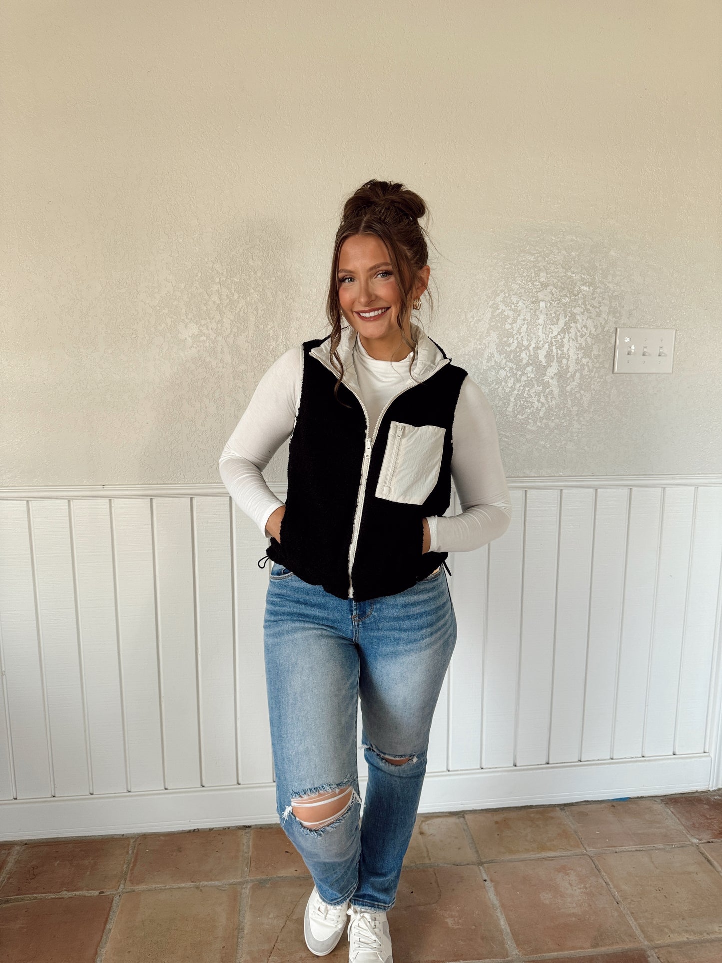 Sherpa Reversible Vest - Multiple Colors - The Pretty Peach