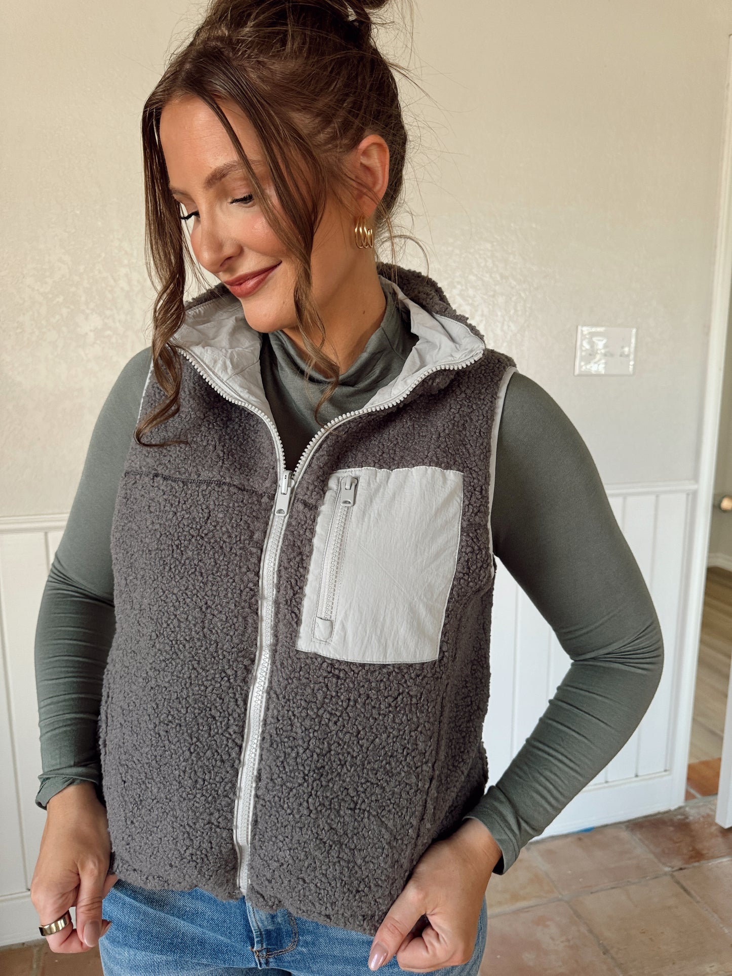 Sherpa Reversible Vest - Multiple Colors - The Pretty Peach