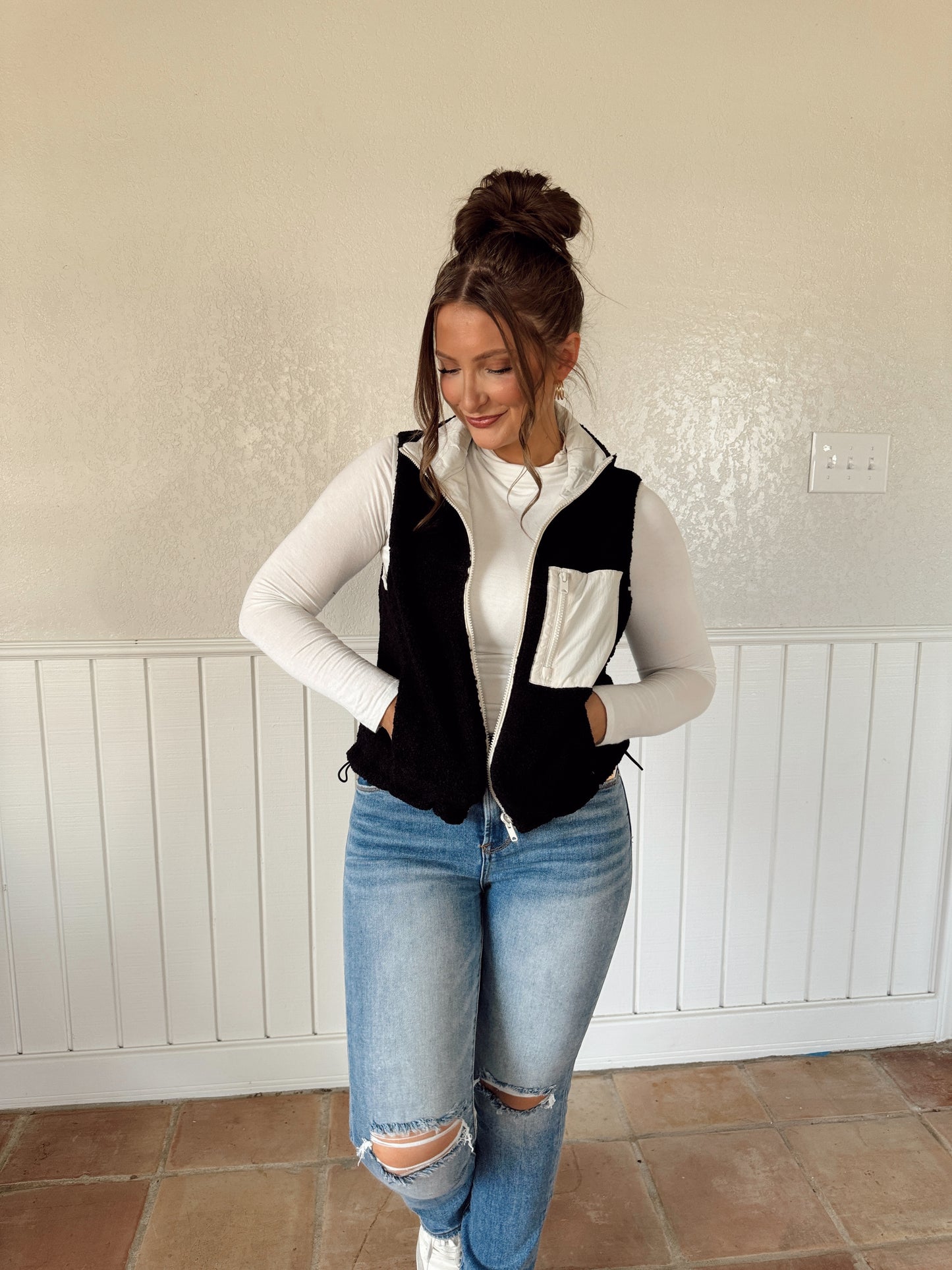 Sherpa Reversible Vest - Multiple Colors - The Pretty Peach