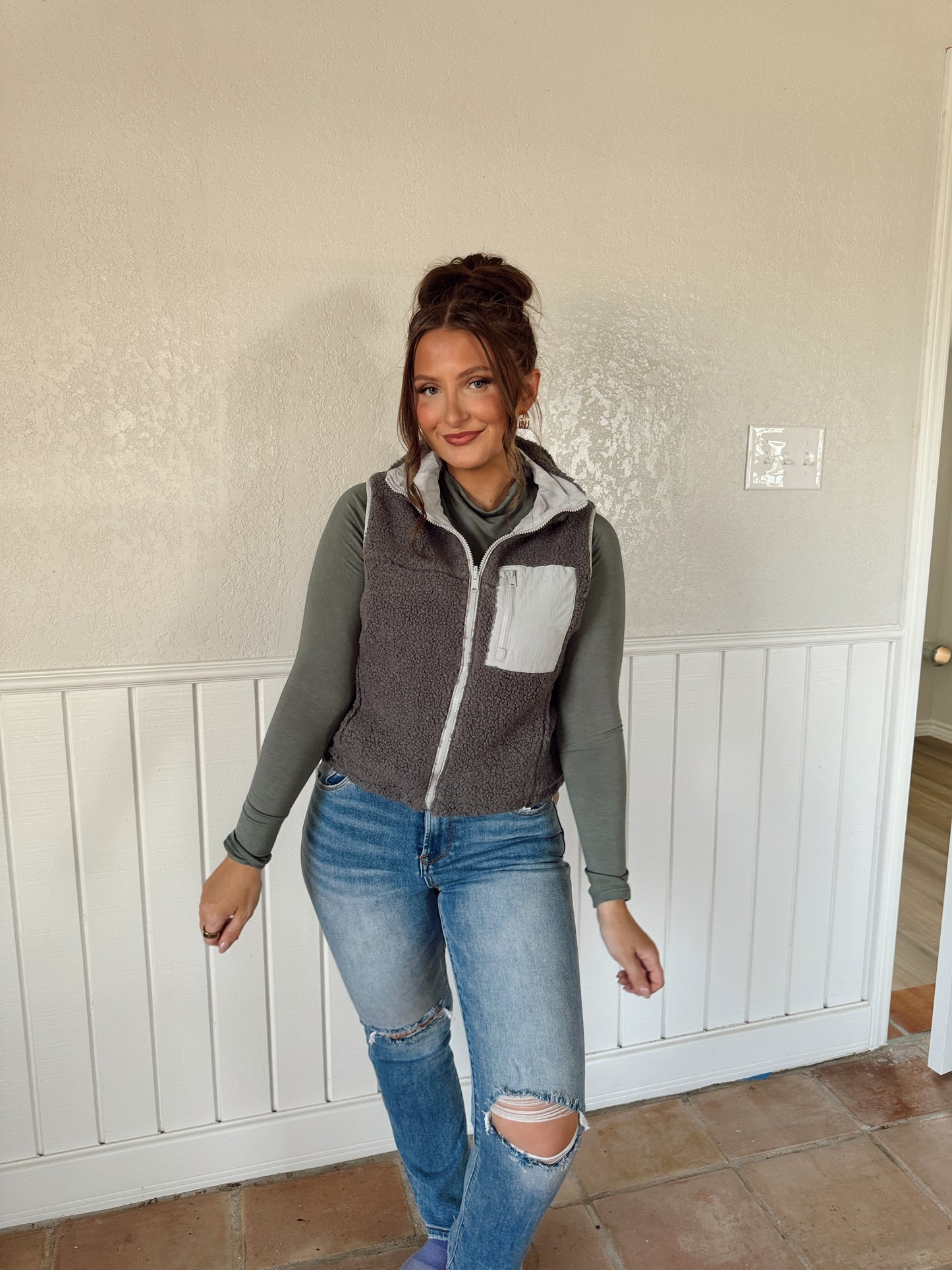 Sherpa Reversible Vest - Multiple Colors - The Pretty Peach