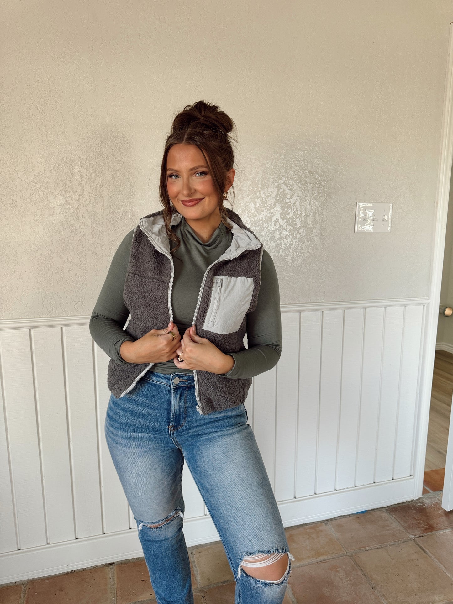 Sherpa Reversible Vest - Multiple Colors - The Pretty Peach