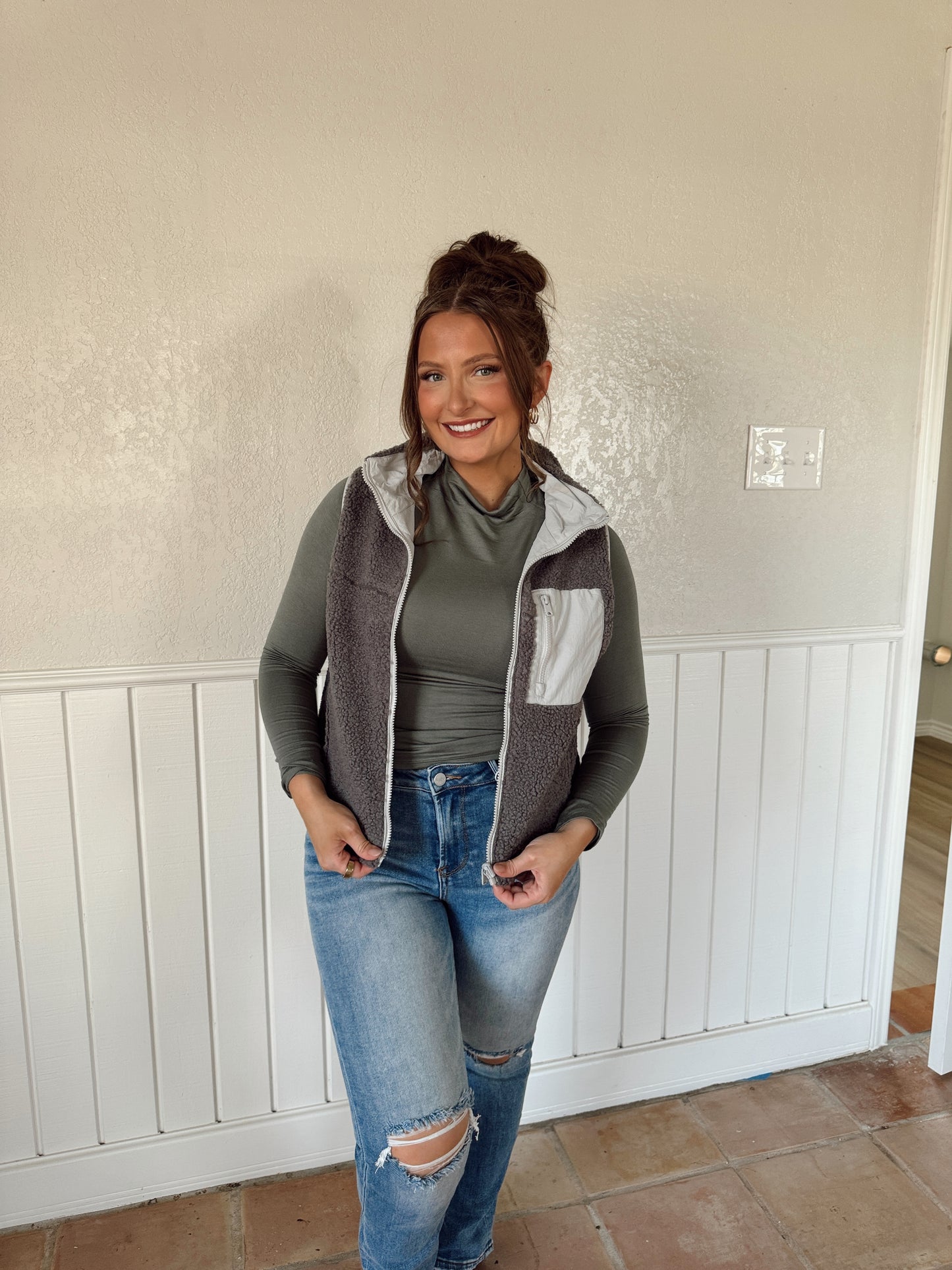 Sherpa Reversible Vest - Multiple Colors - The Pretty Peach