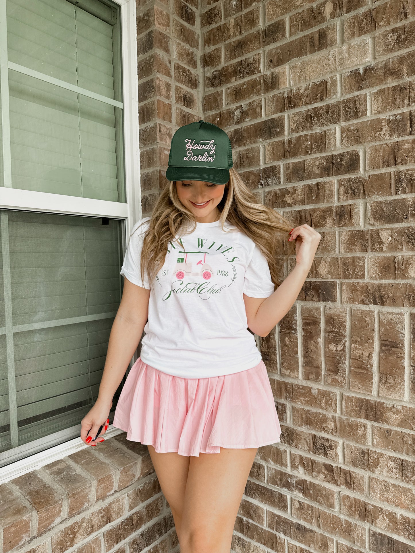 Golf Wives Social Club Graphic Tee - White - The Pretty Peach