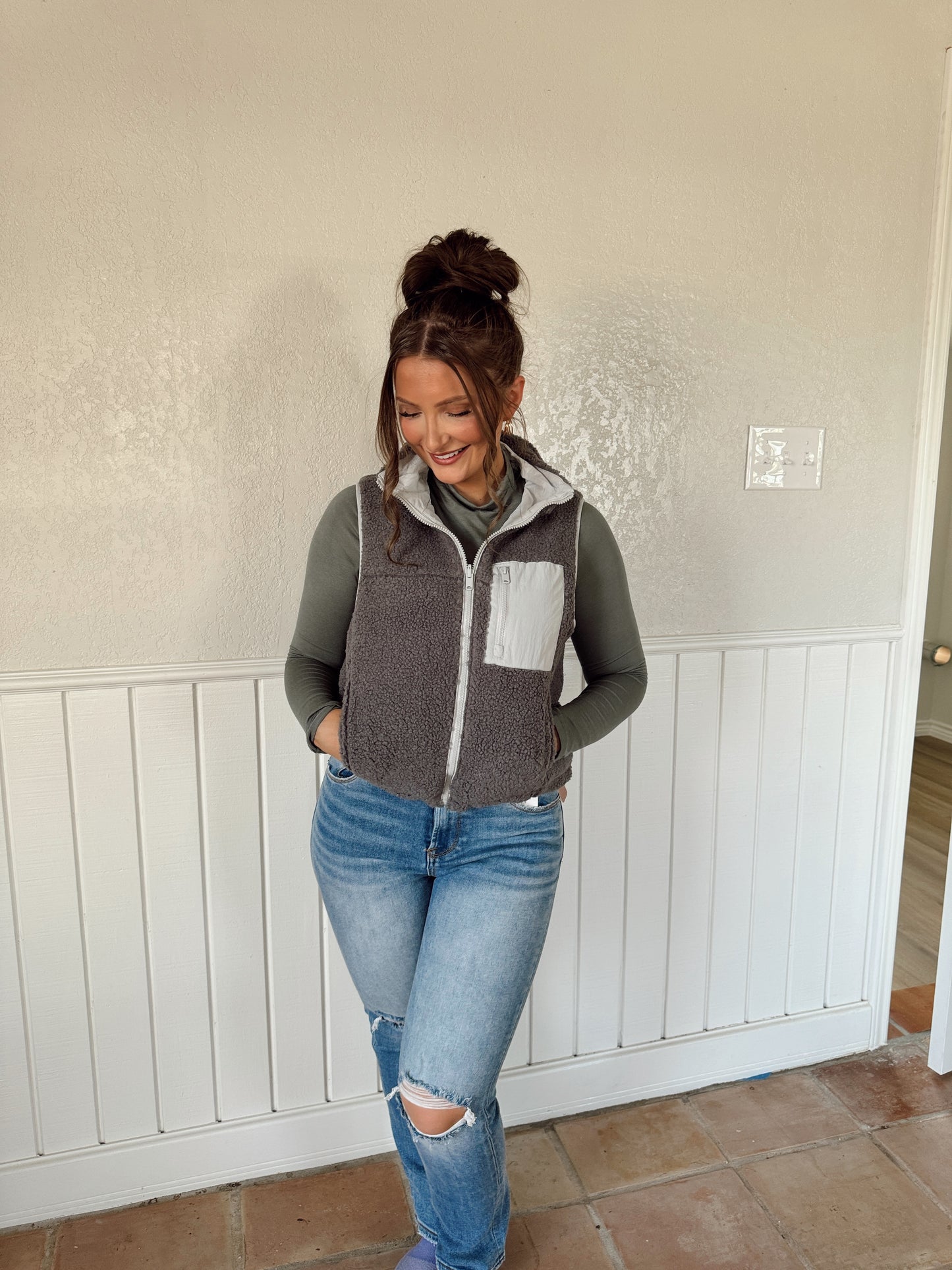 Sherpa Reversible Vest - Multiple Colors - The Pretty Peach