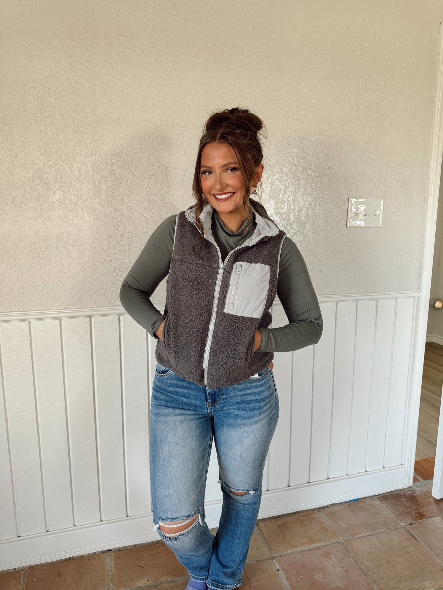 Sherpa Reversible Vest - Multiple Colors - The Pretty Peach