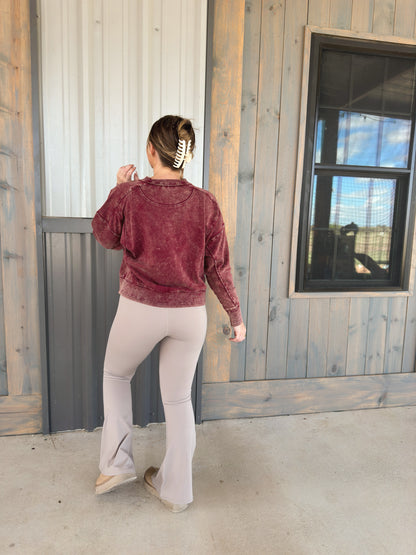 Sophia Acid Wash Pullover - Burgundy